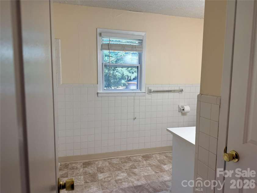 267 Hoopaugh Avenue, Ellenboro, NC 28040.  MLS# CAR4394427, YatesRealty ID 33862. 