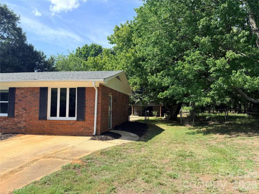 267 Hoopaugh Avenue, Ellenboro, NC 28040.  MLS# CAR4394427, YatesRealty ID 33862. 