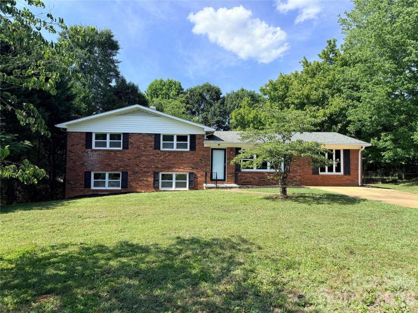 267 Hoopaugh Avenue, Ellenboro, NC 28040.  MLS# CAR4394427, YatesRealty ID 33862. 