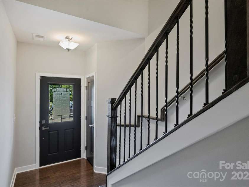 6611 Winterfell Court, Charlotte, NC 28210.  MLS# CAR4290627, YatesRealty ID 33865. 