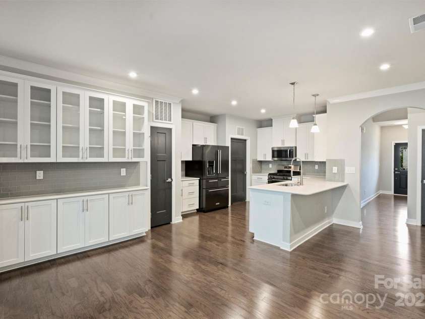 6611 Winterfell Court, Charlotte, NC 28210.  MLS# CAR4290627, YatesRealty ID 33865. 