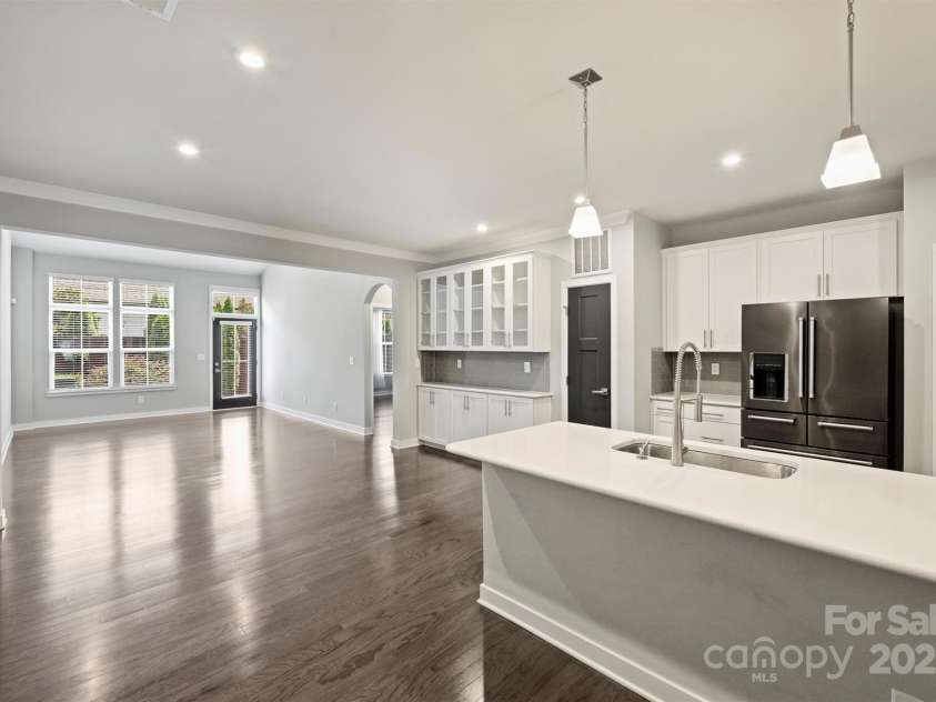 6611 Winterfell Court, Charlotte, NC 28210.  MLS# CAR4290627, YatesRealty ID 33865. 