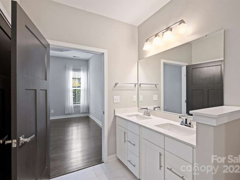 6611 Winterfell Court, Charlotte, NC 28210.  MLS# CAR4290627, YatesRealty ID 33865. 