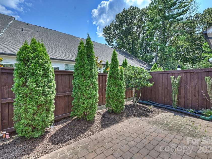 6611 Winterfell Court, Charlotte, NC 28210.  MLS# CAR4290627, YatesRealty ID 33865. 