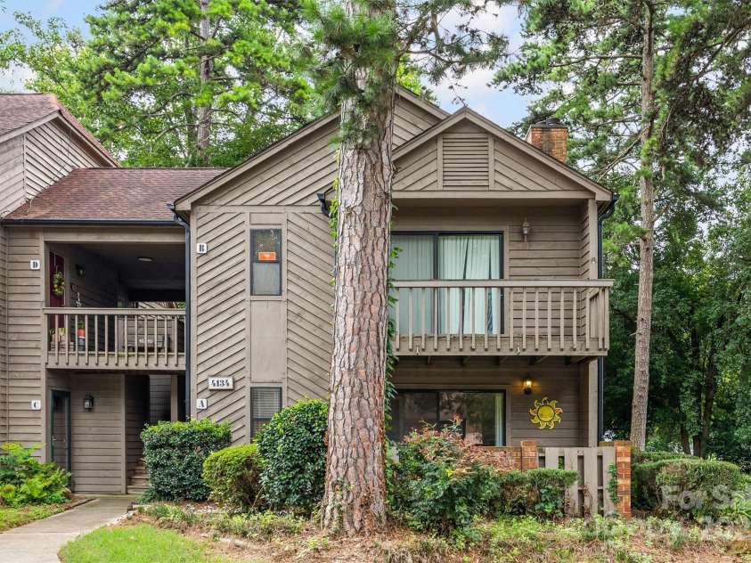 4134 Charlotte Highway, Lake Wylie, SC 29710.  MLS# CAR4291594, YatesRealty ID 33866. End-unit