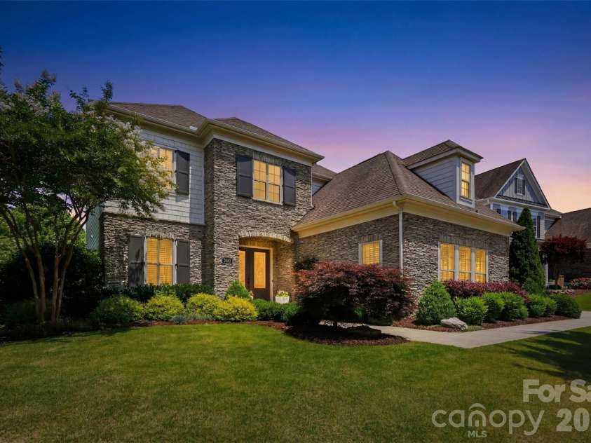 2082 Tatton Hall Road, Fort Mill, SC 29715.  MLS# CAR4389128, YatesRealty ID 33867. 