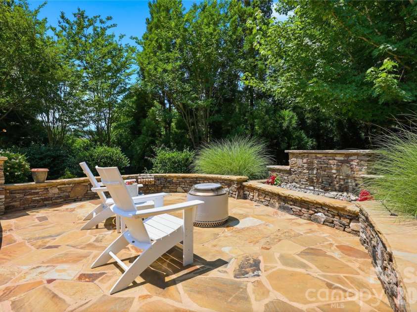 2082 Tatton Hall Road, Fort Mill, SC 29715.  MLS# CAR4389128, YatesRealty ID 33867. 