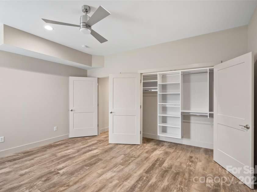 37 Edgewood Road, Asheville, NC 28803.  MLS# CAR4279708, YatesRealty ID 33868. 