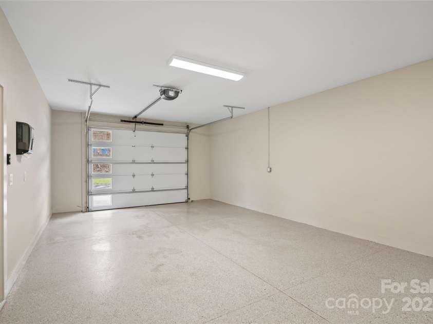 37 Edgewood Road, Asheville, NC 28803.  MLS# CAR4279708, YatesRealty ID 33868. 