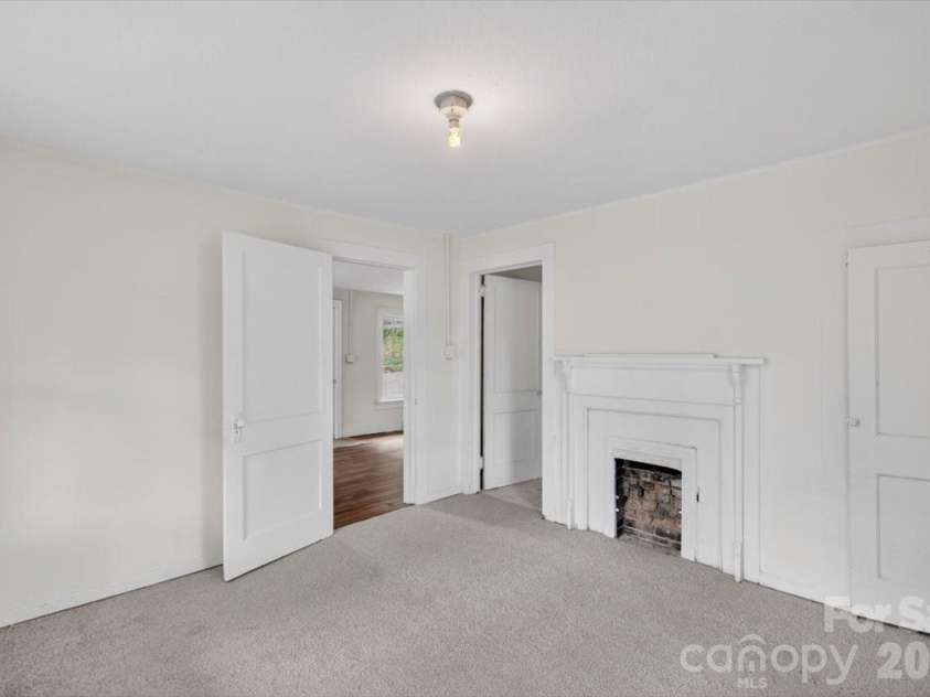 401 Pryor Street, Gastonia, NC 28052.  MLS# CAR4396609, YatesRealty ID 33868. 