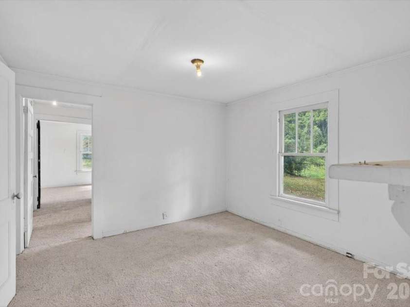 401 Pryor Street, Gastonia, NC 28052.  MLS# CAR4396609, YatesRealty ID 33868. 
