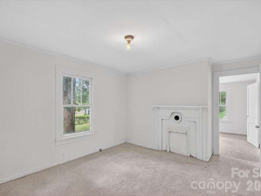 401 Pryor Street, Gastonia, NC 28052.  MLS# CAR4396609, YatesRealty ID 33868. 