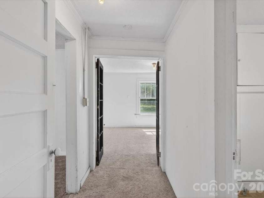 401 Pryor Street, Gastonia, NC 28052.  MLS# CAR4396609, YatesRealty ID 33868. 