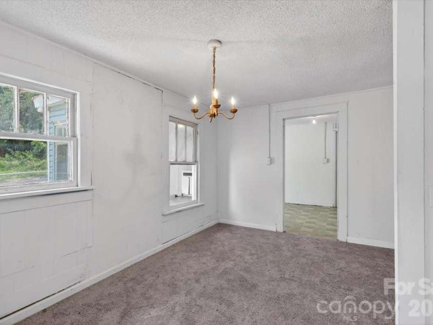 401 Pryor Street, Gastonia, NC 28052.  MLS# CAR4396609, YatesRealty ID 33868. 