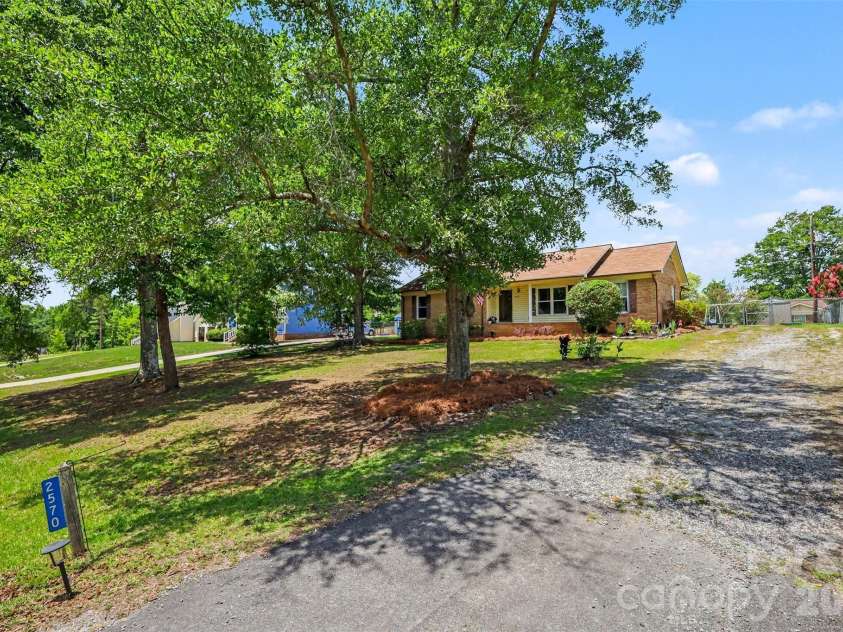 2570 Watson Drive, Lancaster, SC 29720.  MLS# CAR4393725, YatesRealty ID 33869. 