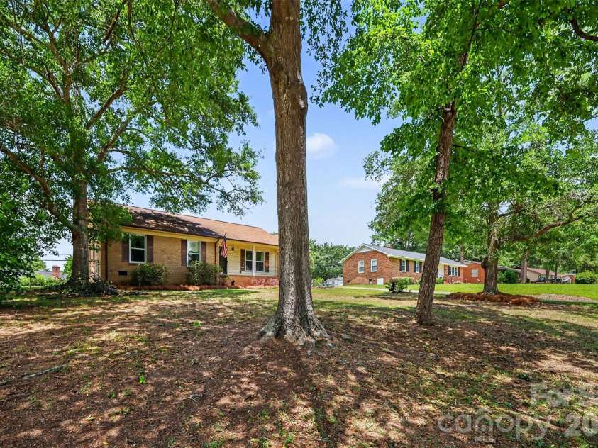 2570 Watson Drive, Lancaster, SC 29720.  MLS# CAR4393725, YatesRealty ID 33869. 