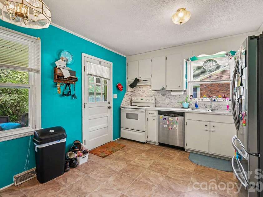 2570 Watson Drive, Lancaster, SC 29720.  MLS# CAR4393725, YatesRealty ID 33869. 