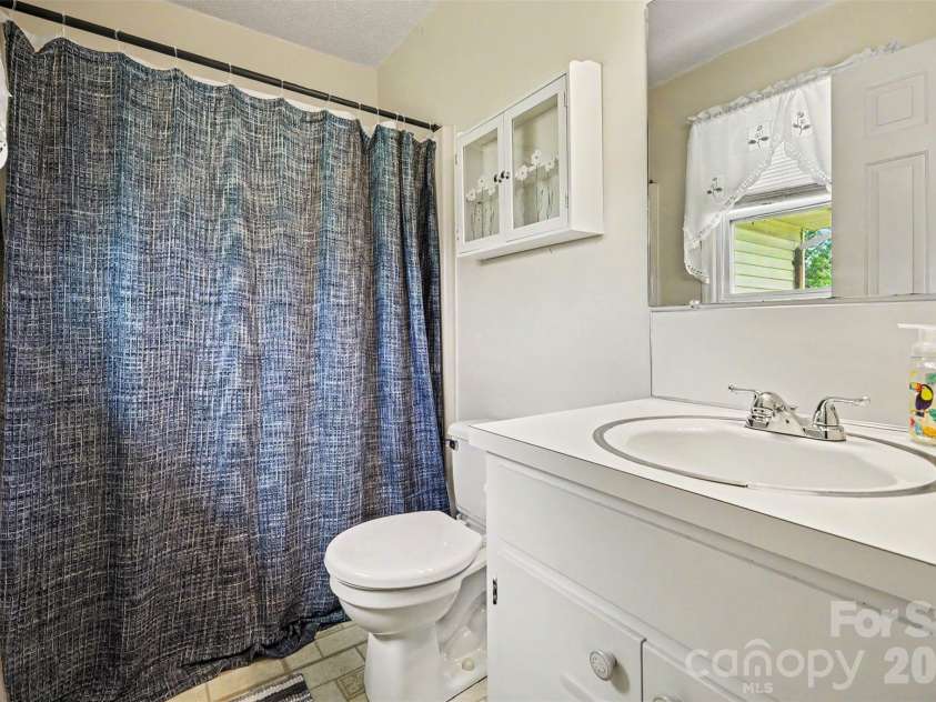 2570 Watson Drive, Lancaster, SC 29720.  MLS# CAR4393725, YatesRealty ID 33869. 