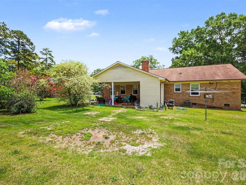 2570 Watson Drive, Lancaster, SC 29720.  MLS# CAR4393725, YatesRealty ID 33869. 