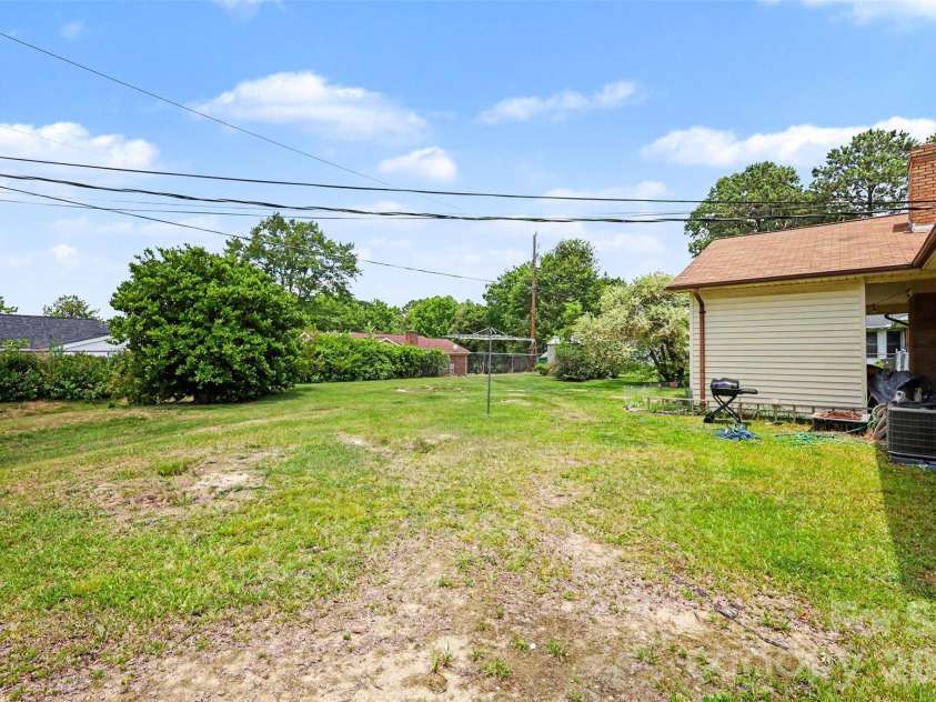 2570 Watson Drive, Lancaster, SC 29720.  MLS# CAR4393725, YatesRealty ID 33869. 
