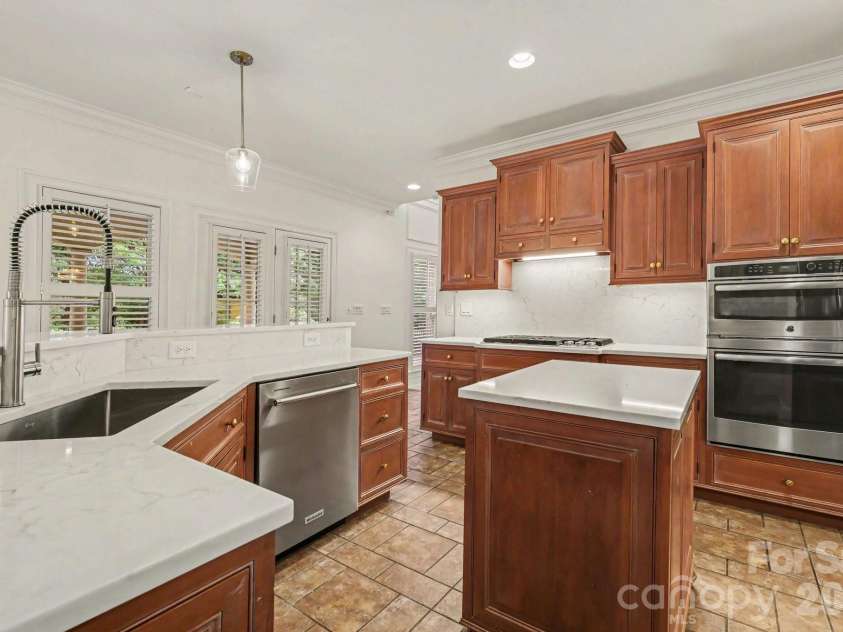 12035 Olympic Club Drive, Charlotte, NC 28277.  MLS# CAR4396643, YatesRealty ID 33871. 