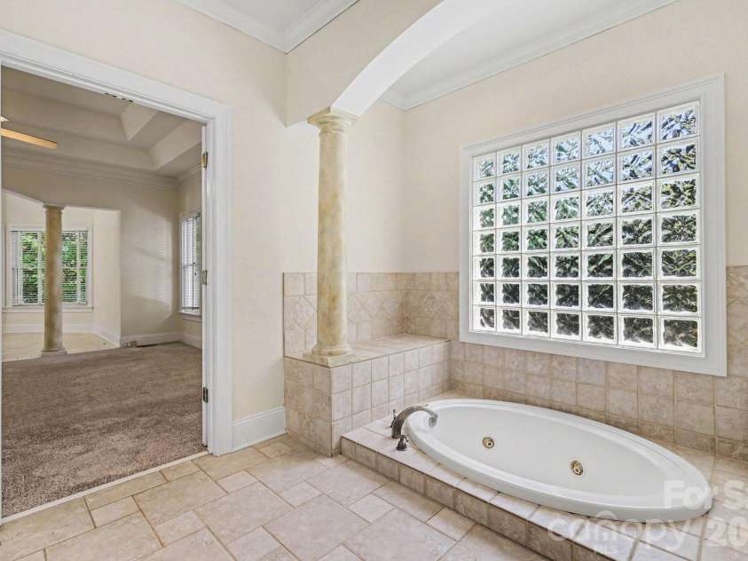 12035 Olympic Club Drive, Charlotte, NC 28277.  MLS# CAR4396643, YatesRealty ID 33871. 