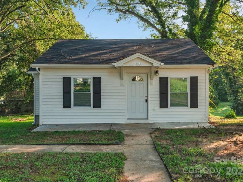 308 Oakhurst Avenue, Gastonia, NC 28052.  MLS# CAR4294352, YatesRealty ID 33871. 