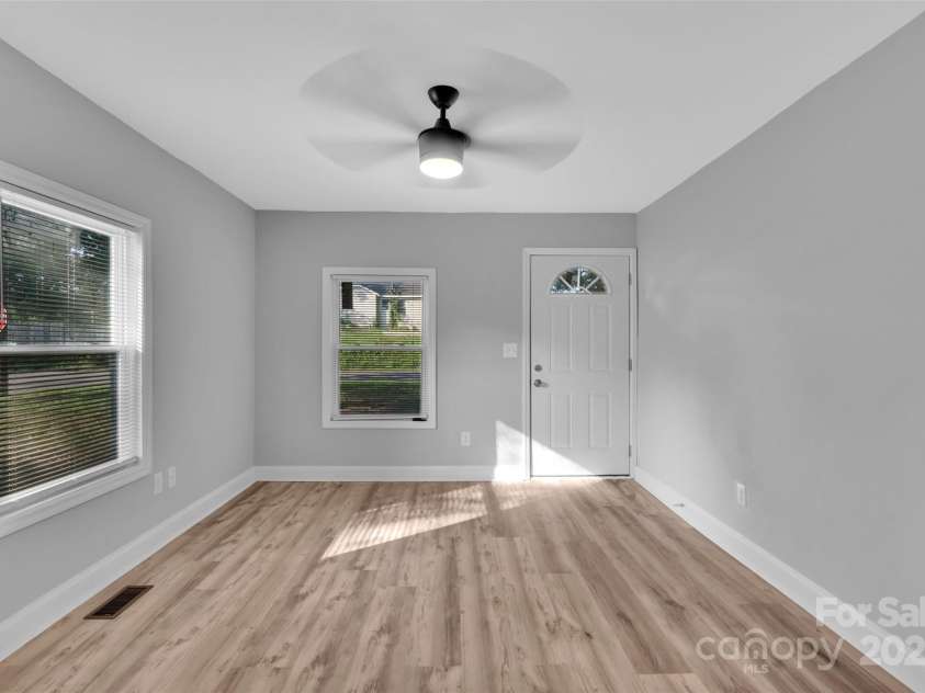 308 Oakhurst Avenue, Gastonia, NC 28052.  MLS# CAR4294352, YatesRealty ID 33871. 