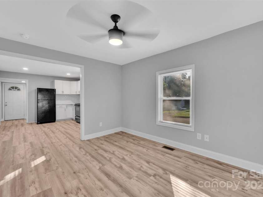308 Oakhurst Avenue, Gastonia, NC 28052.  MLS# CAR4294352, YatesRealty ID 33871. 