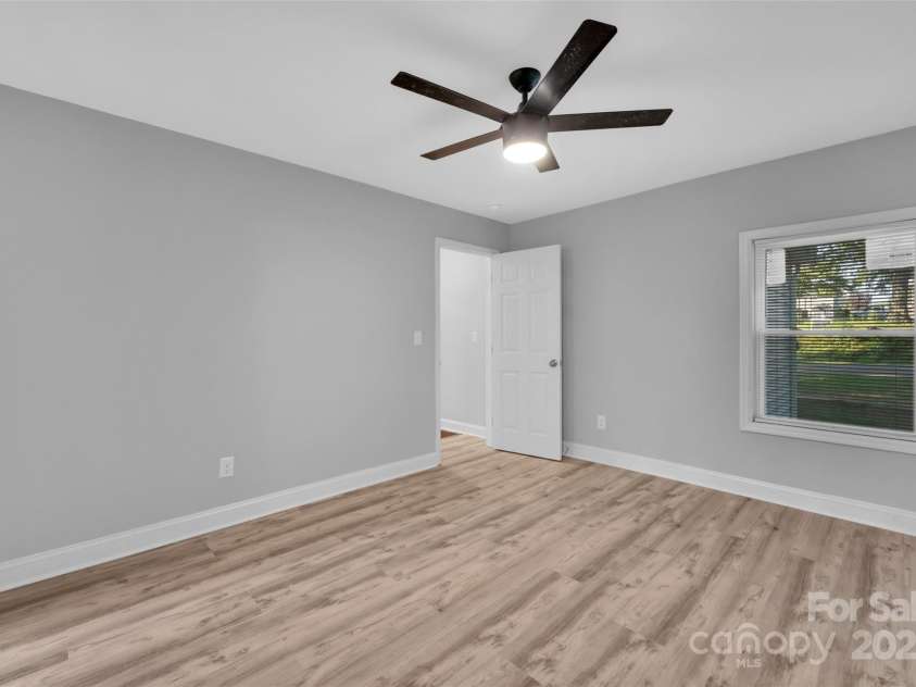 308 Oakhurst Avenue, Gastonia, NC 28052.  MLS# CAR4294352, YatesRealty ID 33871. 