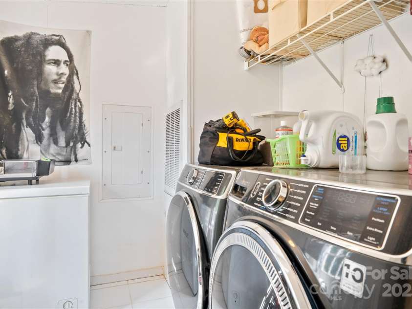 28 Edith Lane, Black Mountain, NC 28711.  MLS# CAR4279107, YatesRealty ID 33872. 