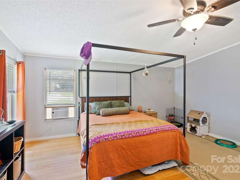 28 Edith Lane, Black Mountain, NC 28711.  MLS# CAR4279107, YatesRealty ID 33872. 