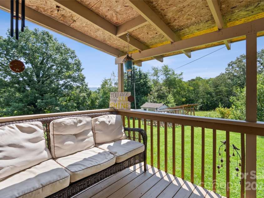 28 Edith Lane, Black Mountain, NC 28711.  MLS# CAR4279107, YatesRealty ID 33872. 