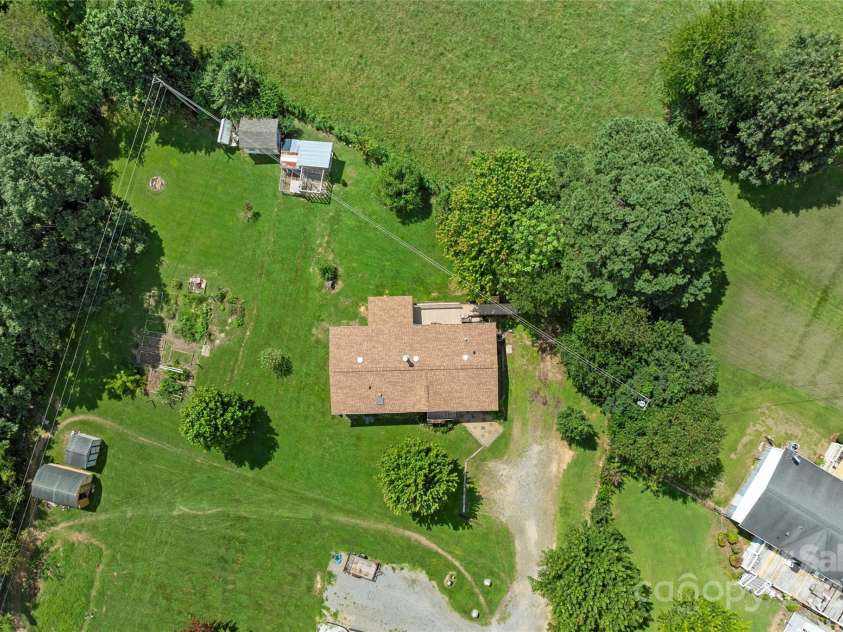 28 Edith Lane, Black Mountain, NC 28711.  MLS# CAR4279107, YatesRealty ID 33872. 