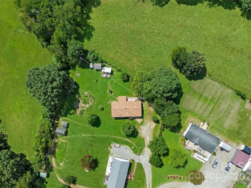 28 Edith Lane, Black Mountain, NC 28711.  MLS# CAR4279107, YatesRealty ID 33872. 