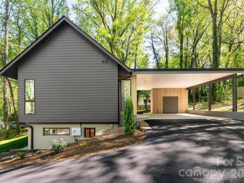 137 English Drive, Candler, NC 28715.  MLS# CAR4392674, YatesRealty ID 33873. 
