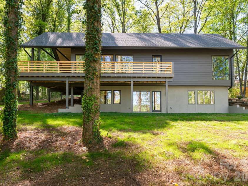137 English Drive, Candler, NC 28715.  MLS# CAR4392674, YatesRealty ID 33873. 