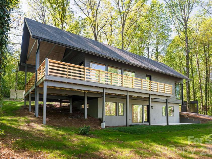 137 English Drive, Candler, NC 28715.  MLS# CAR4392674, YatesRealty ID 33873. 