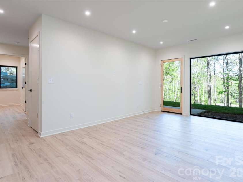 137 English Drive, Candler, NC 28715.  MLS# CAR4392674, YatesRealty ID 33873. 