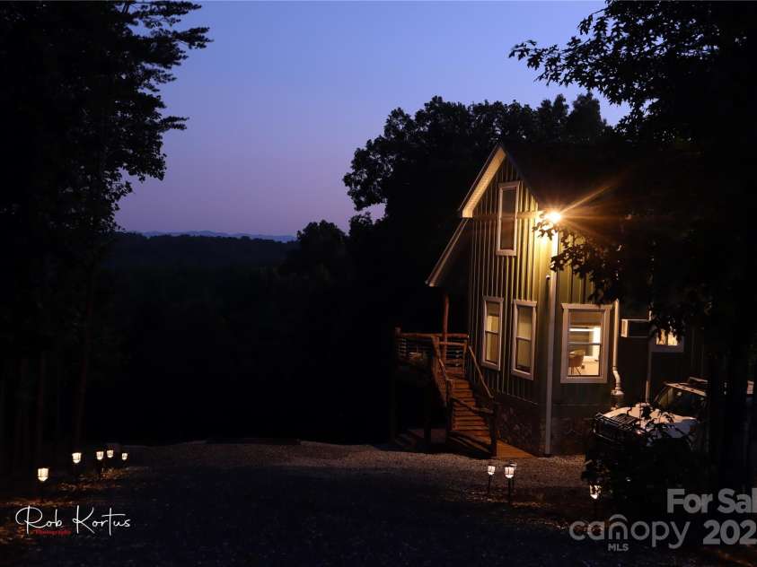 1594 High Valley Way, Lenoir, NC 28645.  MLS# CAR4279297, YatesRealty ID 33874. 