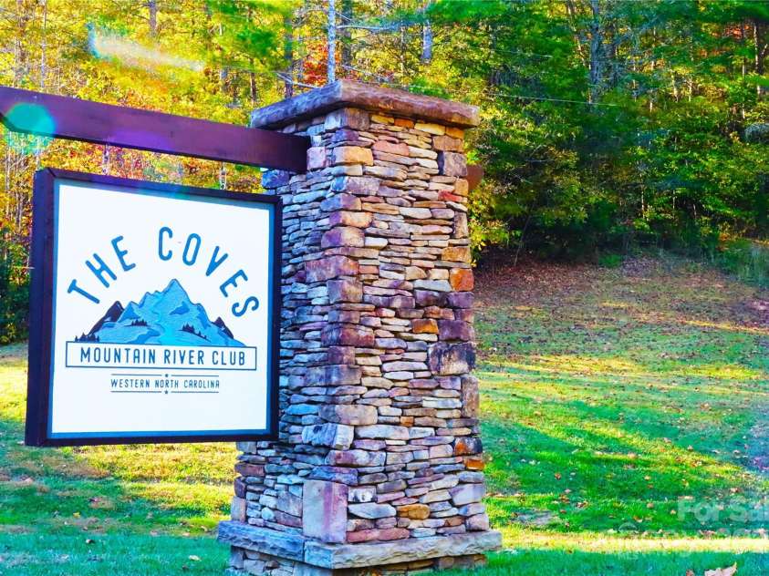 1594 High Valley Way, Lenoir, NC 28645.  MLS# CAR4279297, YatesRealty ID 33874. 