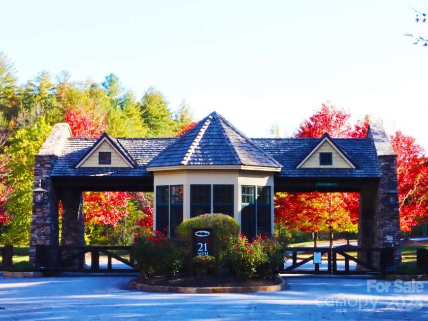 1594 High Valley Way, Lenoir, NC 28645.  MLS# CAR4279297, YatesRealty ID 33874. Coves Entrance