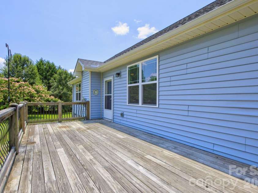 122 Cheraw Lane, Flat Rock, NC 28731.  MLS# CAR4395581, YatesRealty ID 33875. Deck