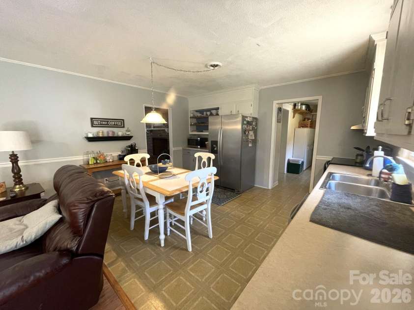 130 Ridgeland Drive, Rutherfordton, NC 28139.  MLS# CAR4398241, YatesRealty ID 33876. 
