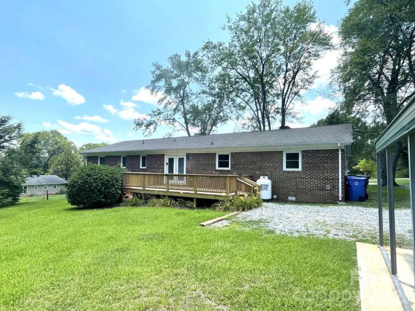 130 Ridgeland Drive, Rutherfordton, NC 28139.  MLS# CAR4398241, YatesRealty ID 33876. 