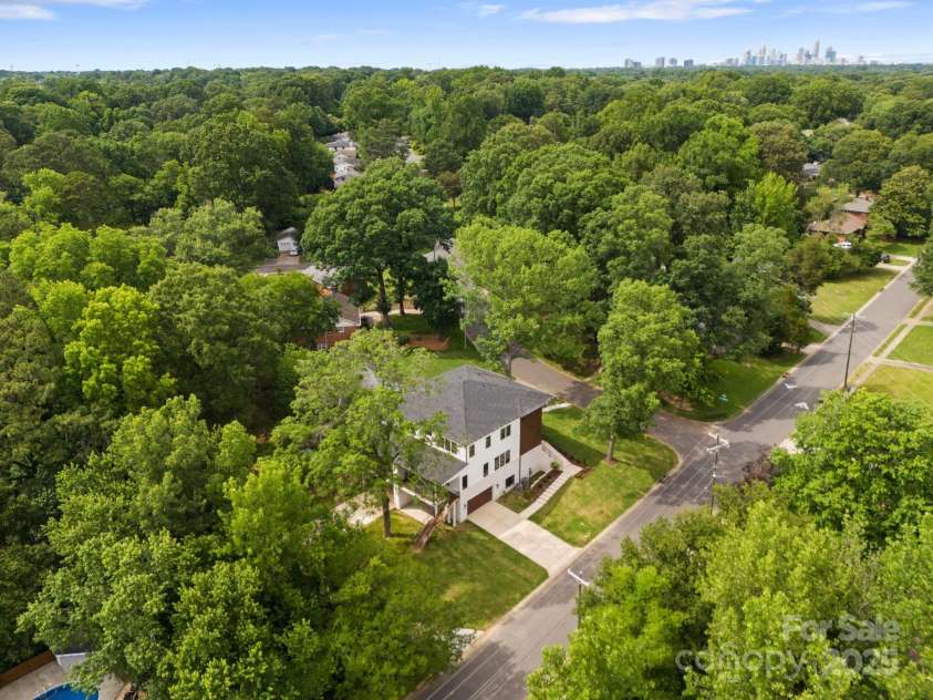 5610 Farmbrook Drive, Charlotte, NC 28210.  MLS# CAR4222657, YatesRealty ID 33876. 