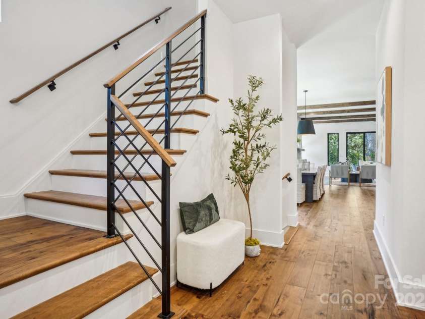 5610 Farmbrook Drive, Charlotte, NC 28210.  MLS# CAR4222657, YatesRealty ID 33876. 