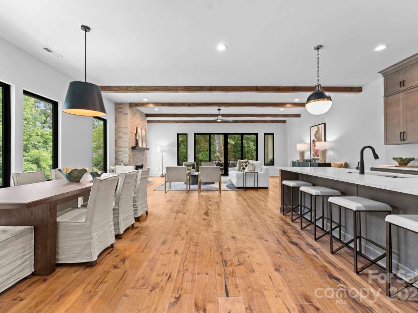 5610 Farmbrook Drive, Charlotte, NC 28210.  MLS# CAR4222657, YatesRealty ID 33876. 