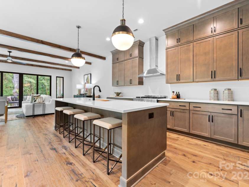 5610 Farmbrook Drive, Charlotte, NC 28210.  MLS# CAR4222657, YatesRealty ID 33876. 