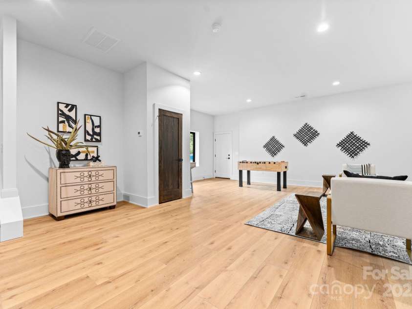5610 Farmbrook Drive, Charlotte, NC 28210.  MLS# CAR4222657, YatesRealty ID 33876. 